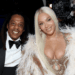Fotos de Beyonce em um vestido ousado têm fãs em um estrangulamento: 'Bombshell'