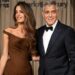George Clooney lembra -se de estar 'DUMBA ** bêbado' com a esposa Amal ao seu lado: 'histérico'