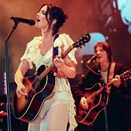 Gracie Abrams reflete sobre turnê de mudança de vida e novas músicas ‘mais sombrias’ – Music News