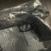 Grupo fazendo videoclipe com arma falsa é preso em New Westminster