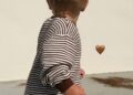 Hailey Bieber compartilha novas fotos dela brincando com o bebê Jack