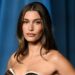 Hailey Bieber explica sua relutância em usar botox e abordagem de cuidados com a pele