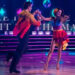 Hilaria Baldwin bate palmas depois que vídeos do TikTok zombam de seus movimentos em “Dancing with The Stars”