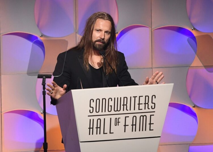 Hitmaker Max Martin de volta com Taylor Swift para 'Showgirl'