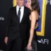 Hugh Jackman e Sutton Foster fazem estreia no tapete vermelho como casal