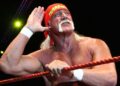 Hulk Hogan tendo Pinellas Trail com o nome dele na Flórida