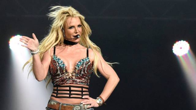 Insiders preocupam-se com Britney Spears está se colocando em perigo por namorar