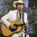 James Burton Emmylou Harris John Foster fará show | Comida e entretenimento