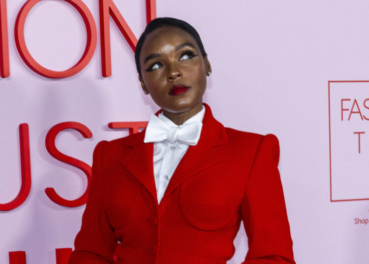 Janelle Monáe afirma que ‘viajou de volta’ no tempo para conhecer David Bowie