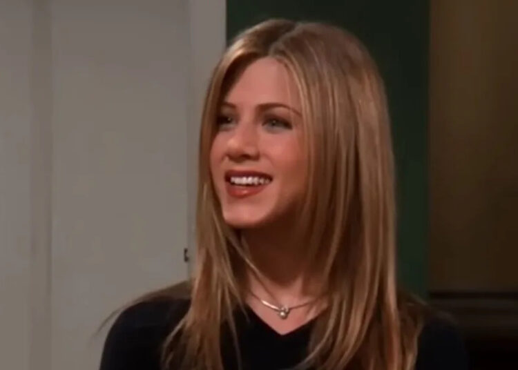 Jennifer Aniston chama os amigos de 'um compromisso vitalício', mas tem uma resposta contundente de seis palavras quando questionada sobre a reinicialização