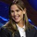 Jennifer Garner compartilha um doce momento diante das câmeras com sua mãe e a semelhança entre eles é forte
