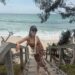 Jessica Alba se torna oficial do Instagram com Danny Ramirez em Byron Bay durante as filmagens de The Mark