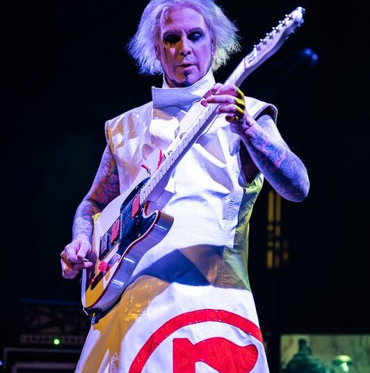 John 5 lança novo single “Moon Glow”