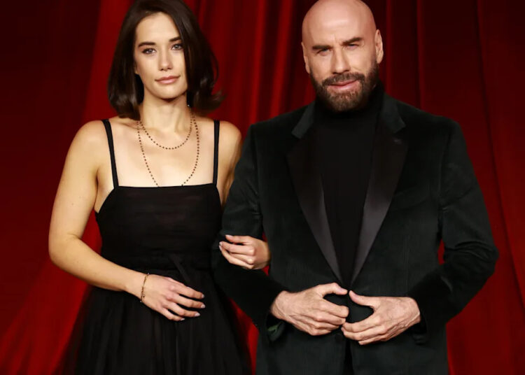 John Travolta e a filha Ella fazem anúncio emocionante de carreira