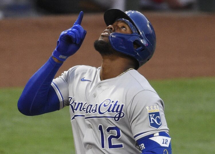 Jorge Polanco seguiu a liderança do Royals Slugger com feito raro na vitória do Mariners Playoff