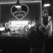Justin Bieber Films Surprise Music Video em Dundee Bar para o último single
