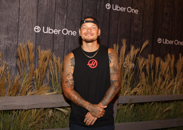 Kane Brown admite que passou por uma 'recessão' em meio à jornada de transformação corporal