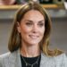 Kate Middleton estreia novo cabelo e usava o visual monocromático mais chique
