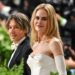 Keith Urban pede aos fãs que 'parem' em meio ao divórcio de Nicole Kidman