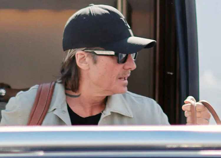 Keith Urban visto pela primeira vez desde Nicole Kidman Divorce.