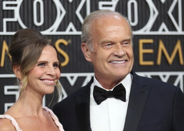 Kelsey Grammer, 70, dá as boas-vindas ao 8º bebê, 4º com Kayte Walsh