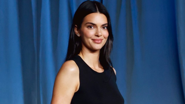 Kendall Jenner parece deslumbrante em ajuste de treino da Marinha