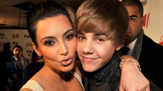 Kim Kardashian diz que sessão de fotos 'estranha' com o adolescente Justin Bieber deveria ter sido 'cancelada'