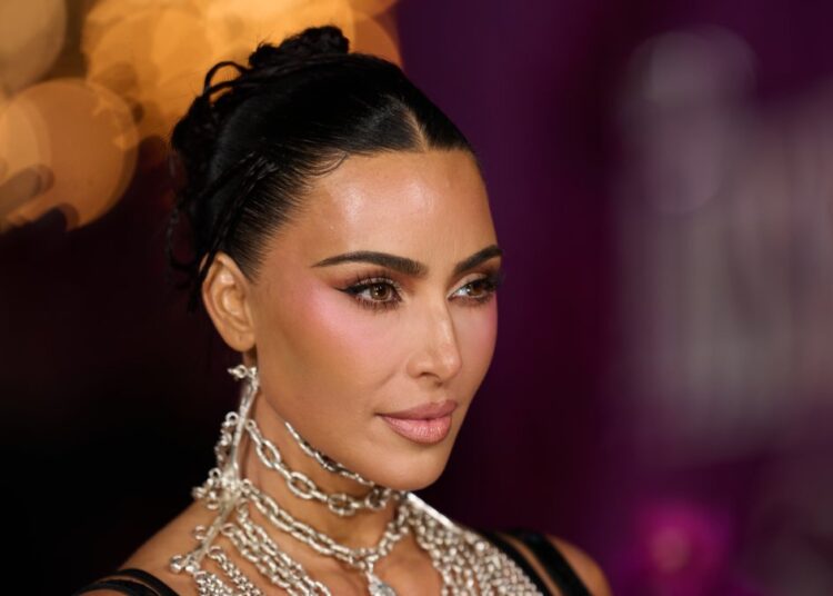 Kim Kardashian revela quando será uma advogada qualificada – NBC New York