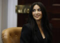 Kim Kardashian usa mais uma peça da história da moda