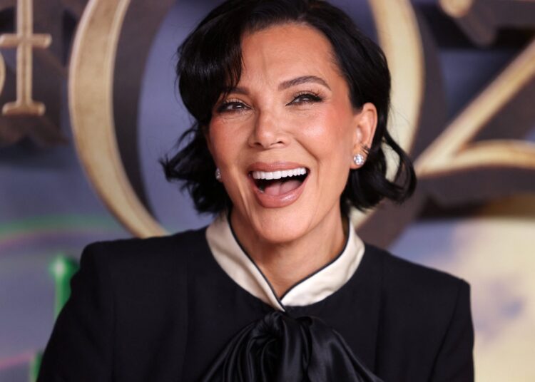 Kris Jenner 'espera salvar' Kim Kardashian de cometer 'erros mais terríveis' em sua vida de namoro - National Enquirer