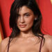 Kylie Jenner é acusada de dispensar ataques do ICE com postagens 'fora de contato' nas redes sociais com policiais fingidos