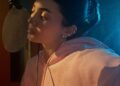 Kylie Jenner é apelidada de 'King AutoTune' enquanto os fãs atacam sua nova música 'horrível' após a estreia musical