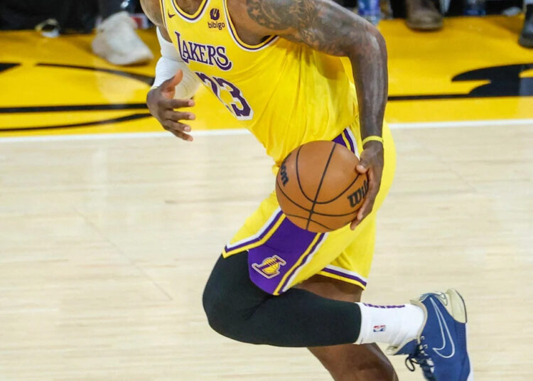 LeBron James critica as namoradas 'cruéis e implacáveis' de seus companheiros de equipe da NBA: 'Manos, não são vocês'