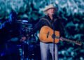 Lenda country anuncia show de aposentadoria na cidade ‘onde tudo começou’