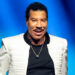 Lionel Richie aborda a luta 'desastrosa' entre sua primeira e segunda esposas
