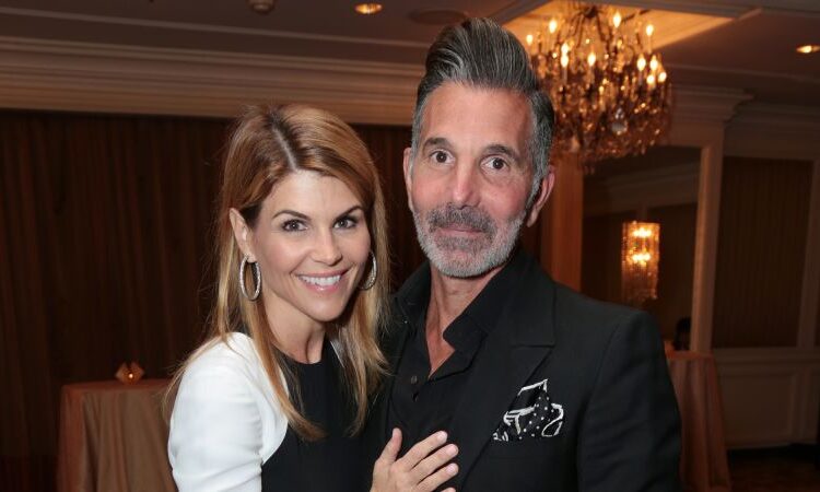 Lori Loughlin e Mossimo Giannulli se separam após quase 28 anos de casamento