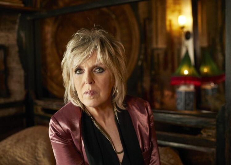 Lucinda Williams e Darcy McKinnon homenageados pela sociedade cinematográfica | Entretenimento/Vida