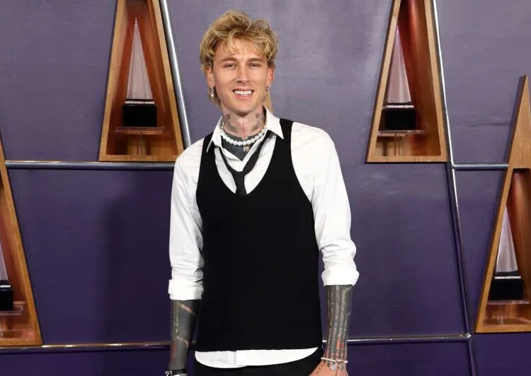 MGK lança 'Secrets' do cofre da era 'Tickets to My Downfall'