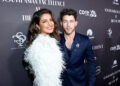 Malti, filha de Nick Jonas e Priyanka Chopra, domina um aspecto da vida de celebridade na nova foto mais fofa