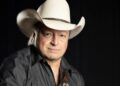 Mark Chesnutt se recuperando após o último susto de saúde