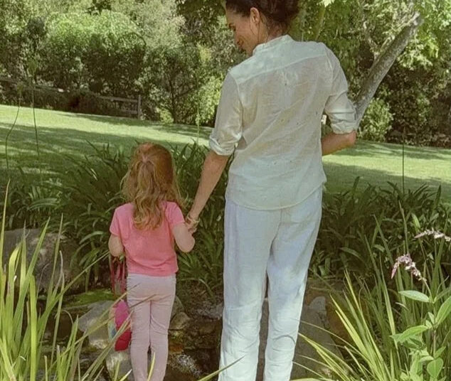Meghan Markle compartilha raro vislumbre da filha, princesa Lilibet