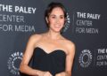 Meghan Markle é uma realeza chique em vestido Chanel sem alças