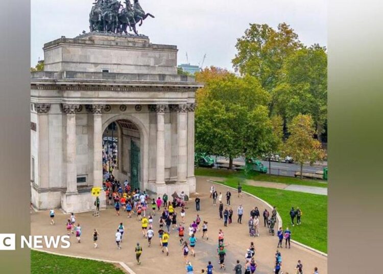 Meio corredor do Royal Parks morre após desmaiar na linha de chegada