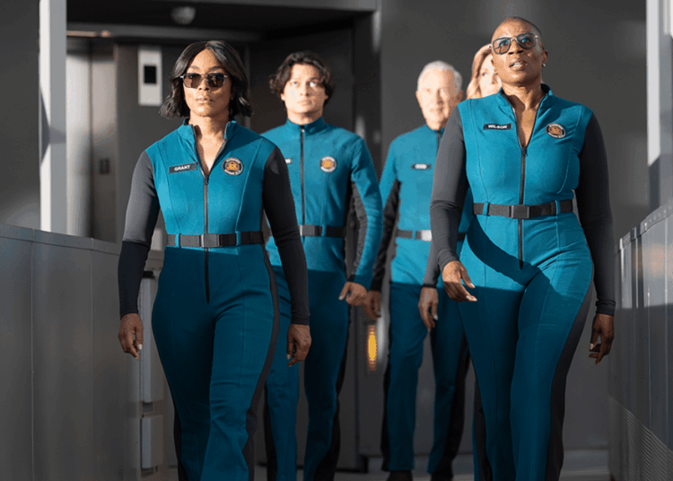Meu pai Boomer e eu nos divertimos com esse show de Angela Bassett