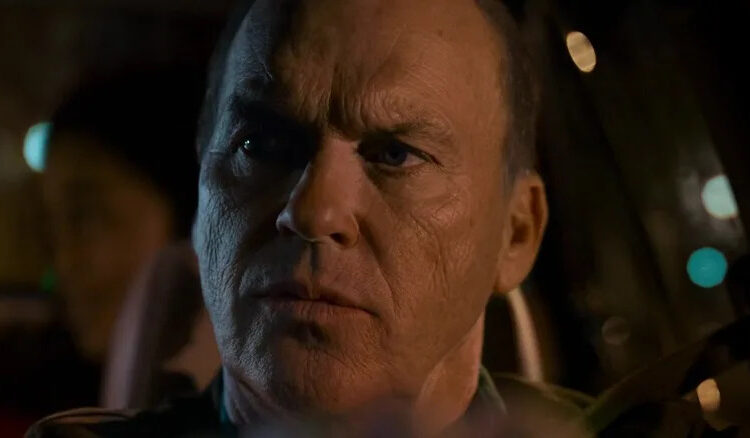 Michael Keaton teve uma resposta hilariante ao soco de Tom Holland no Homem-Aranha