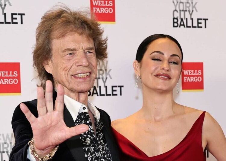Mick Jagger, 82, faz rara aparição no tapete vermelho com a noiva, 38 – Celebrity News – Entretenimento