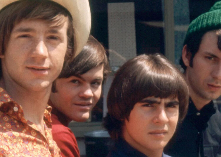 Micky Dolenz revela seu contrato original com os ‘Monkees’ – e os fãs não conseguem acreditar no pagamento