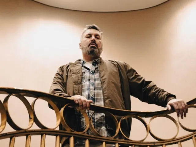 Mike Bern lança novo single evocativo ‘Into the River’