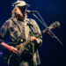 Neil Young ataca Donald Trump e os “oligarcas saqueadores” Mark Zuckerberg, Jeff Bezos e Elon Musk no novo vídeo ‘As Time Explodes’