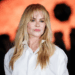 Nicole Kidman tem internet em estrangulamento com vestido com fenda na altura da coxa: ‘Beleza atemporal’